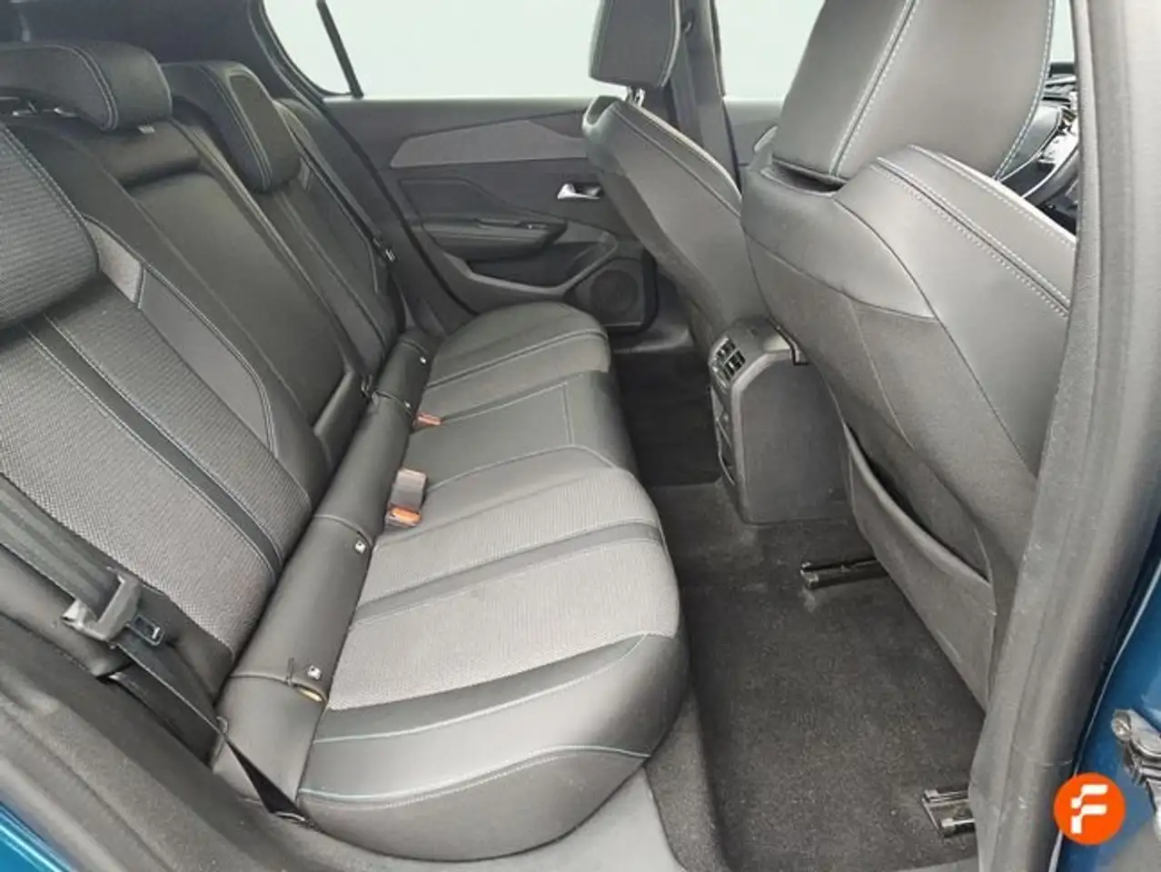 Peugeot 308 1.2 PureTech S&S Allure 130 — Galerie du véhicule 19