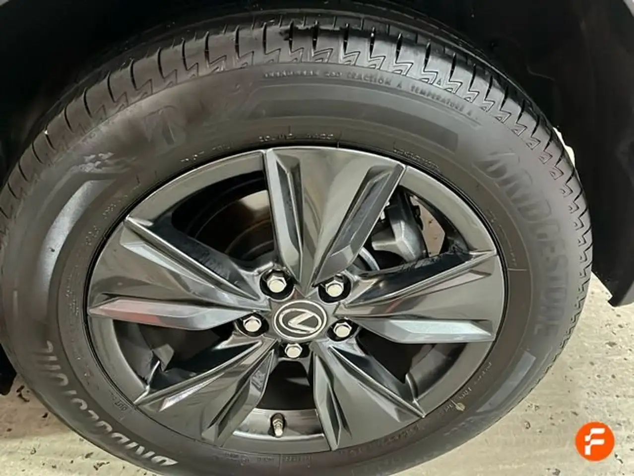 Lexus UX 250h Luxury 2WD — Galerie du véhicule 26