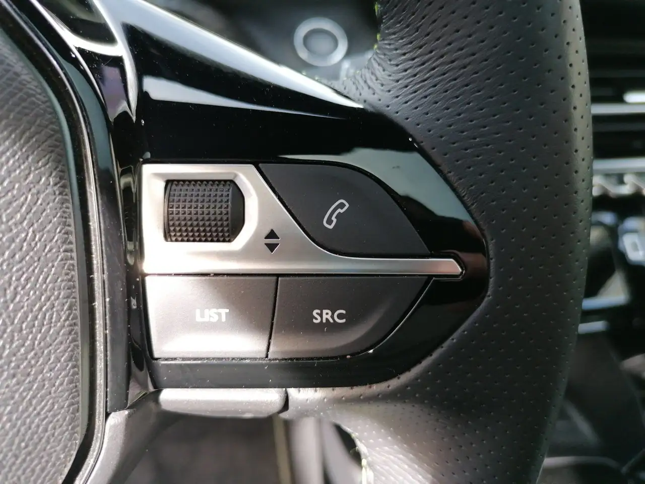 Peugeot 208 1.2 PureTech 100 GT ACC LED Navi PDC Pano — Galería del vehículo 21