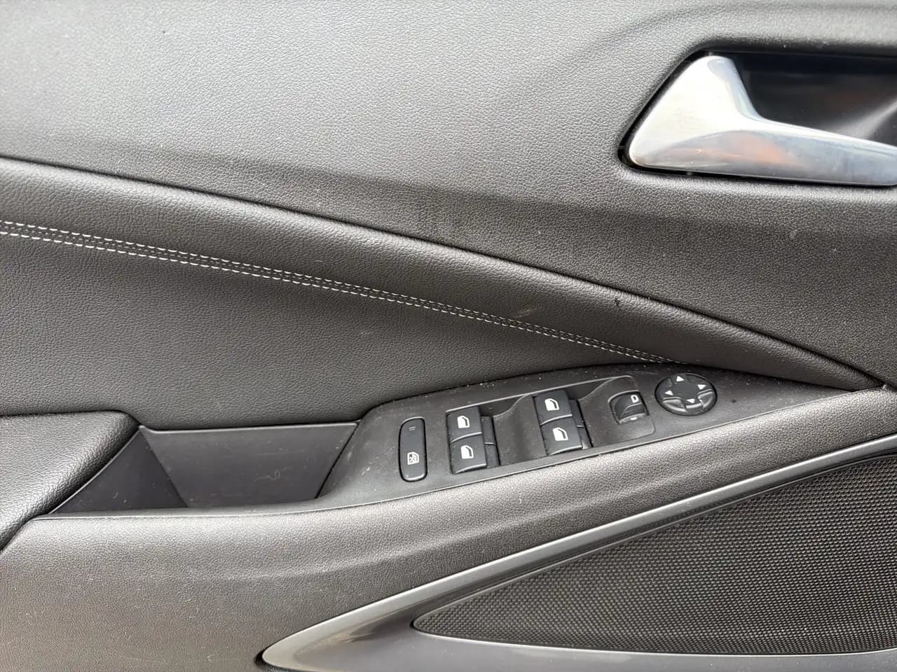 Opel Crossland 1.2 Elegance-Paket LED+Navi+SHZ+Klim — معرض صور السيارة 12