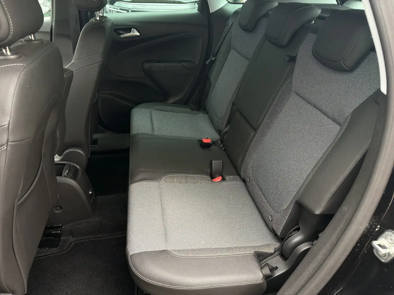 Opel Crossland 1.2 Elegance-Paket LED+Navi+SHZ+Klim — معرض صور السيارة 13