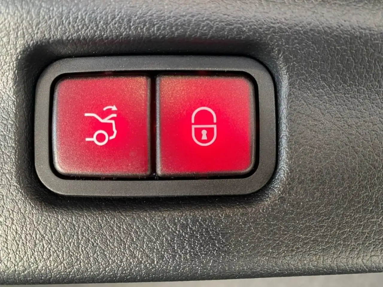 Mercedes-Benz C 180 AMG Line Premium Night 19 Zoll Memory 360° — Vehicle gallery 7