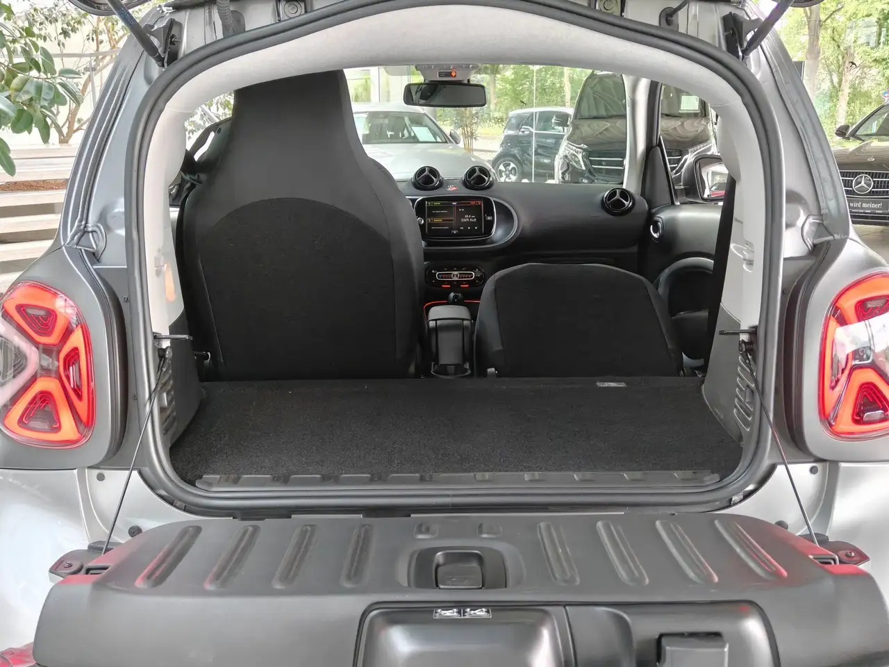 smart forTwo ForTwo EQ Coupé Passion 22KW+LED+KAM+2xKABEL+15" — Vehicle gallery 20