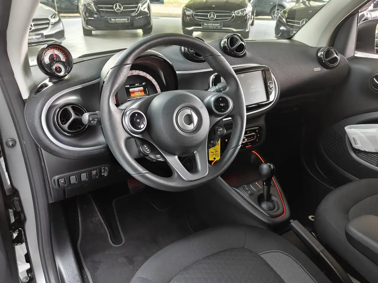 smart forTwo ForTwo EQ Coupé Passion 22KW+LED+KAM+2xKABEL+15" — Vehicle gallery 15
