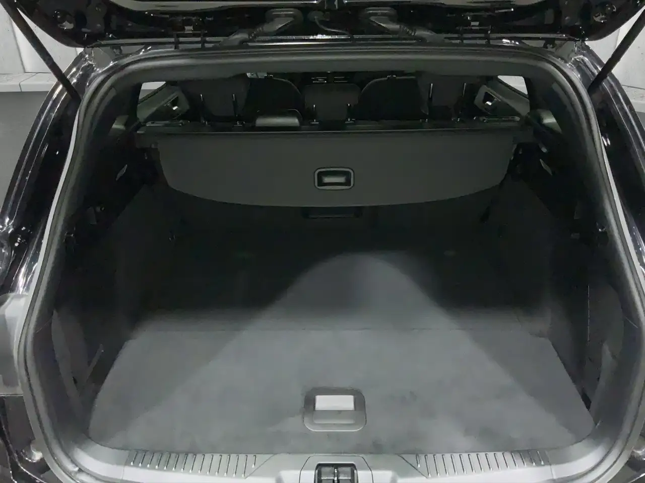 Ford Focus ST-Line X Turnier Aut.*AHK*ACC*HUD*KAM*NAVI*WINTER — Galería del vehículo 15