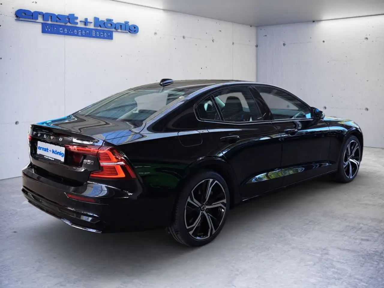 Volvo S60 B5 B AWD Plus Dark Harman/Kardon+Ambiente — Vehicle gallery 3