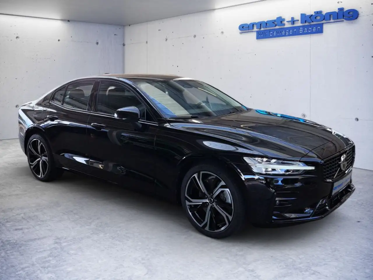 Volvo S60 B5 B AWD Plus Dark Harman/Kardon+Ambiente — Vehicle gallery 2