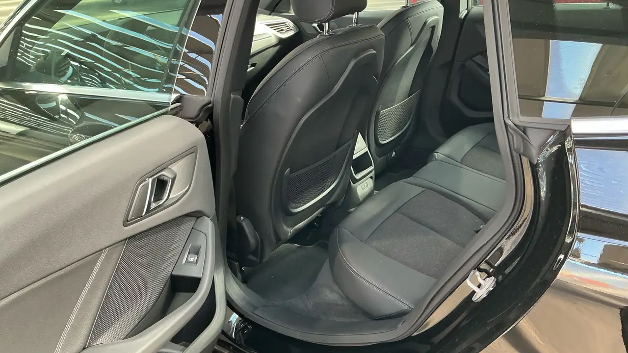 BMW 218 218i Sport Line AUTOMATIK — معرض صور السيارة 10