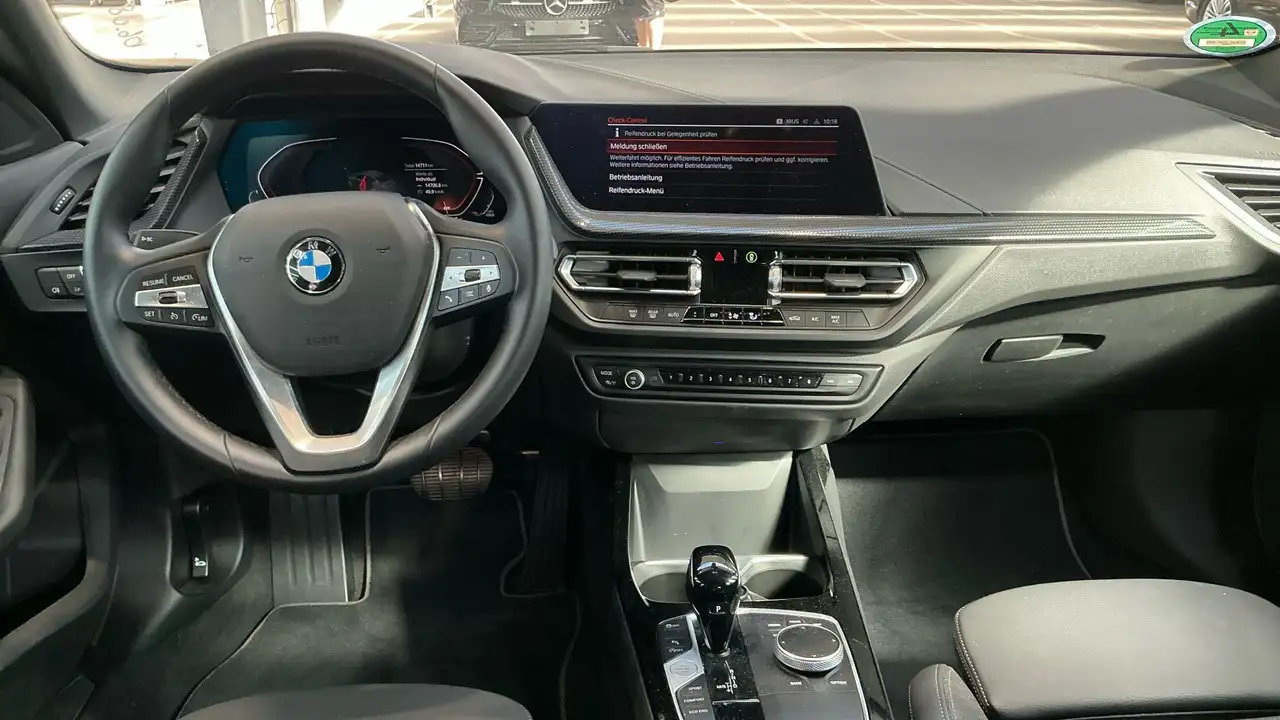 BMW 218 218i Sport Line AUTOMATIK — معرض صور السيارة 11