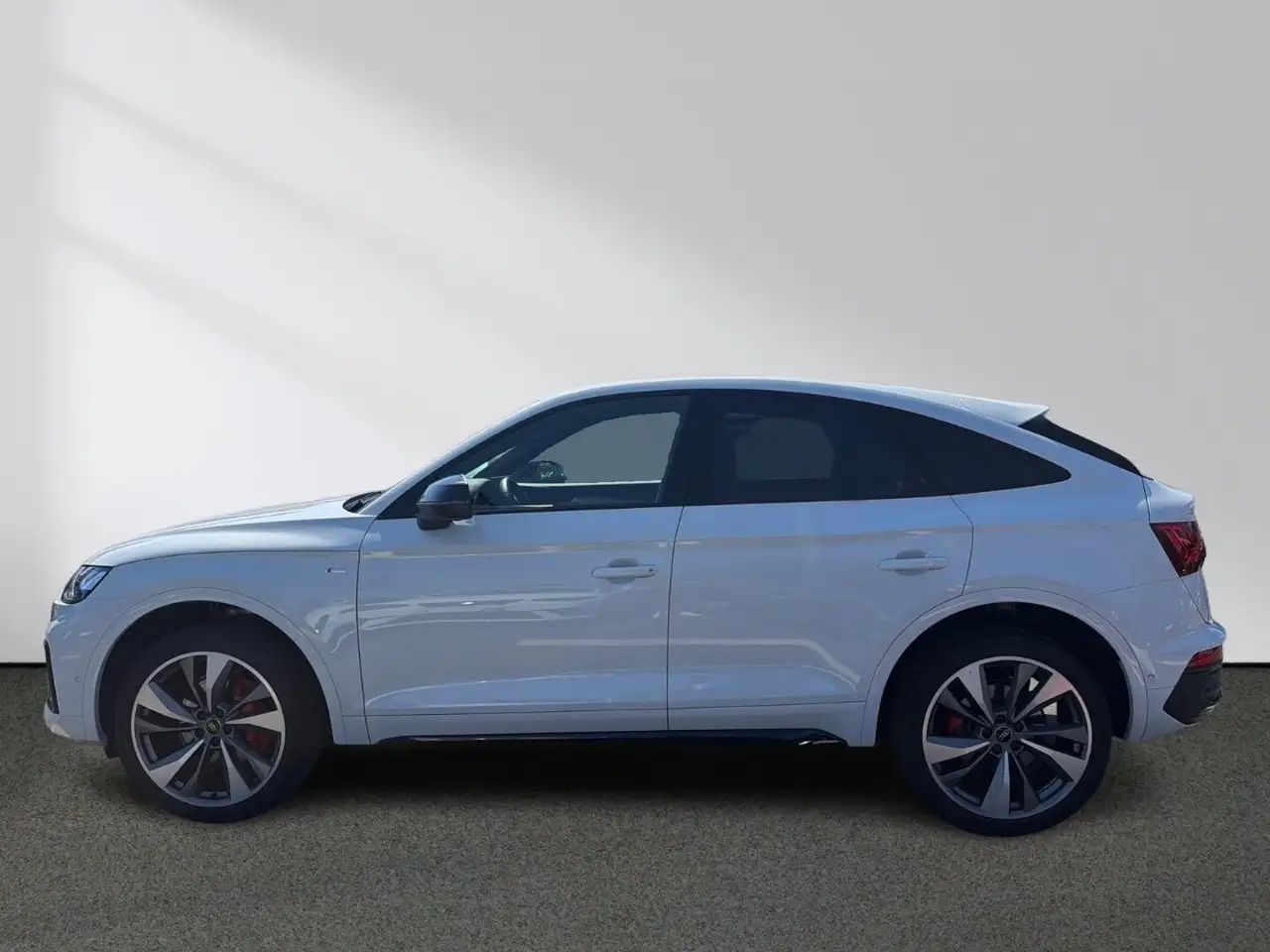 Audi Q5 Sportback S line 40 TFSI quattro S tronic MMI Matr — Vehicle gallery 2