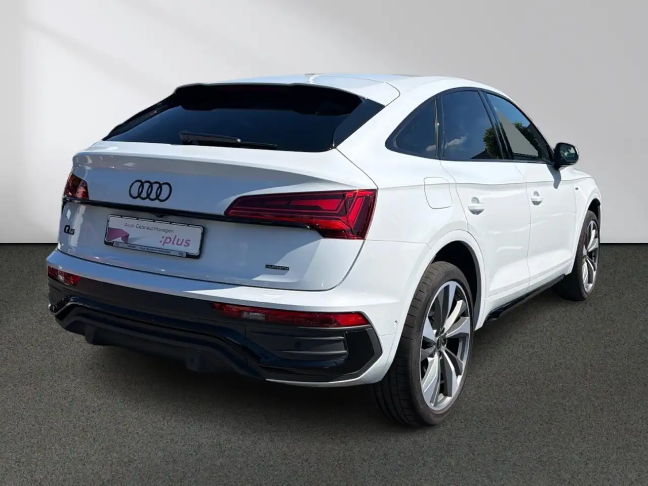 Audi Q5 Sportback S line 40 TFSI quattro S tronic MMI Matr — Vehicle gallery 3