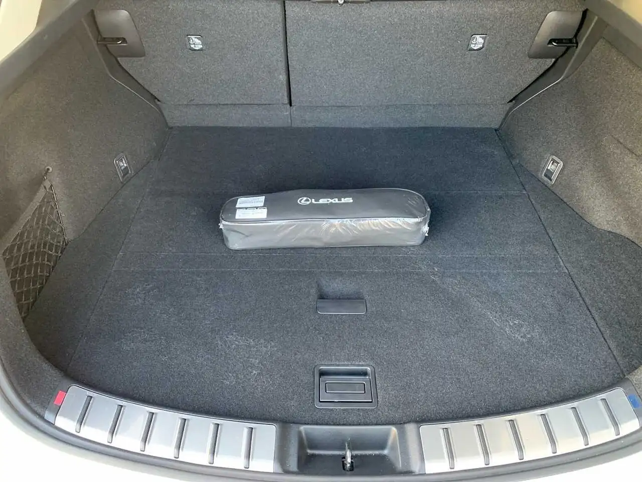 Lexus NX 450h+ E-FOUR Business KAMERA — Galería del vehículo 10