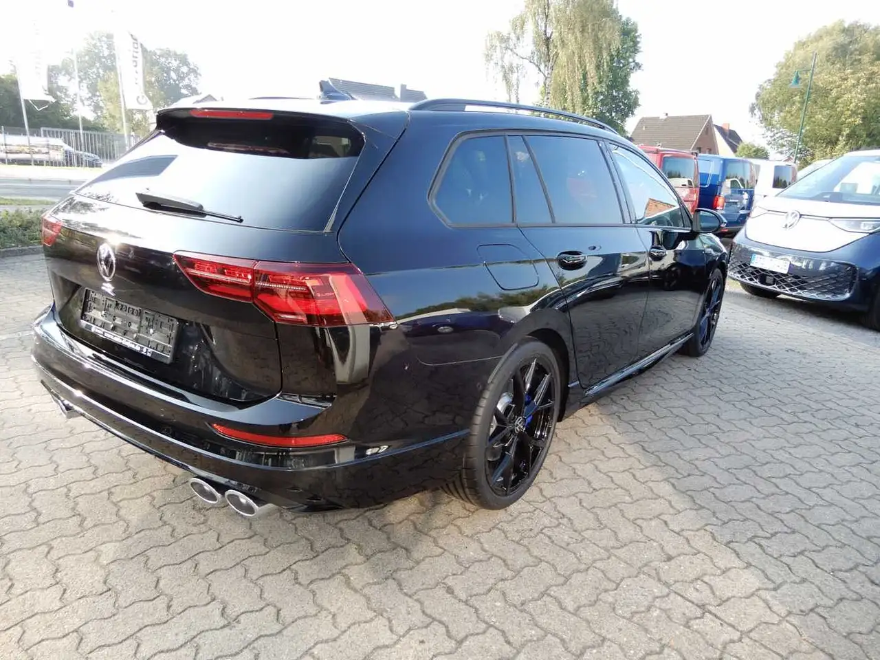 Volkswagen Golf VIII Variant 2.0 TSI 4Motion DSG R — معرض صور السيارة 3