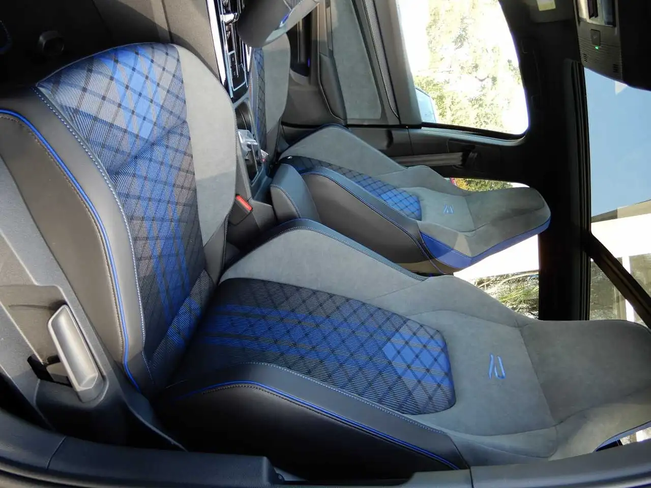 Volkswagen Golf VIII Variant 2.0 TSI 4Motion DSG R — معرض صور السيارة 11