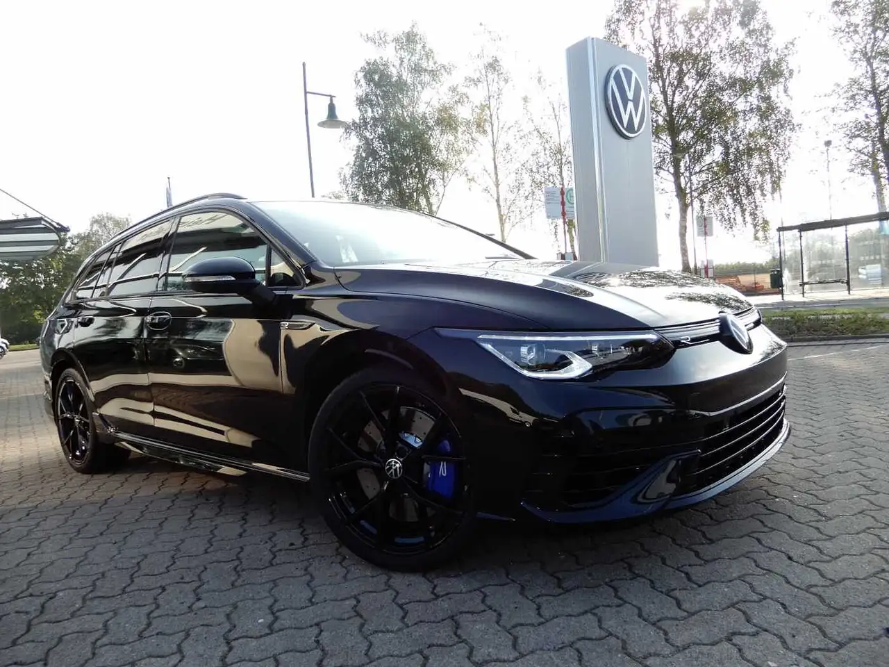 Volkswagen Golf VIII Variant 2.0 TSI 4Motion DSG R — معرض صور السيارة 6