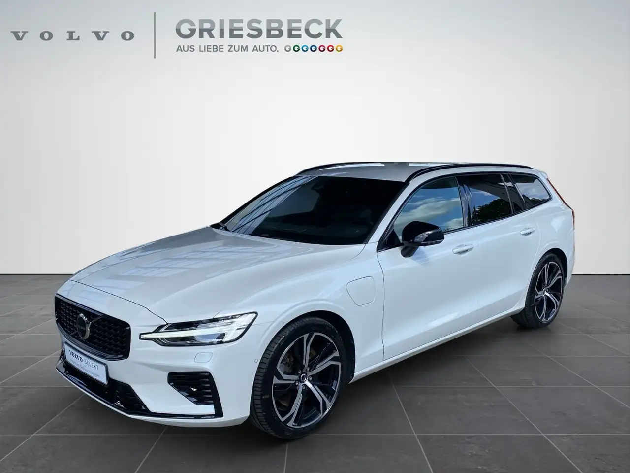 Volvo V60 Kombi T8 Plus Dark Recharge SitzHZG*DAB*Navi* — Deggendorf