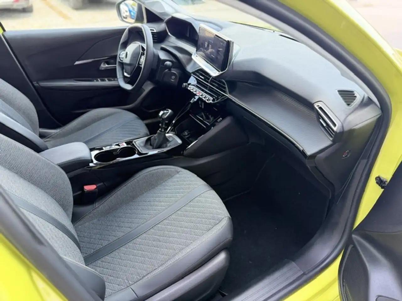 Peugeot 208 Allure Pure Tech, (NEUE SKR,) — معرض صور السيارة 8