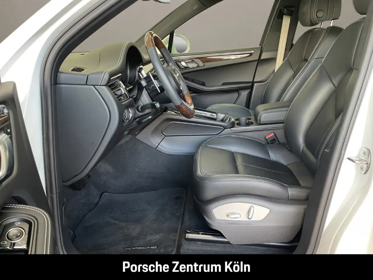 Porsche Macan Luftfederung PASM 20-Zoll Rückfahrkamera — معرض صور السيارة 13