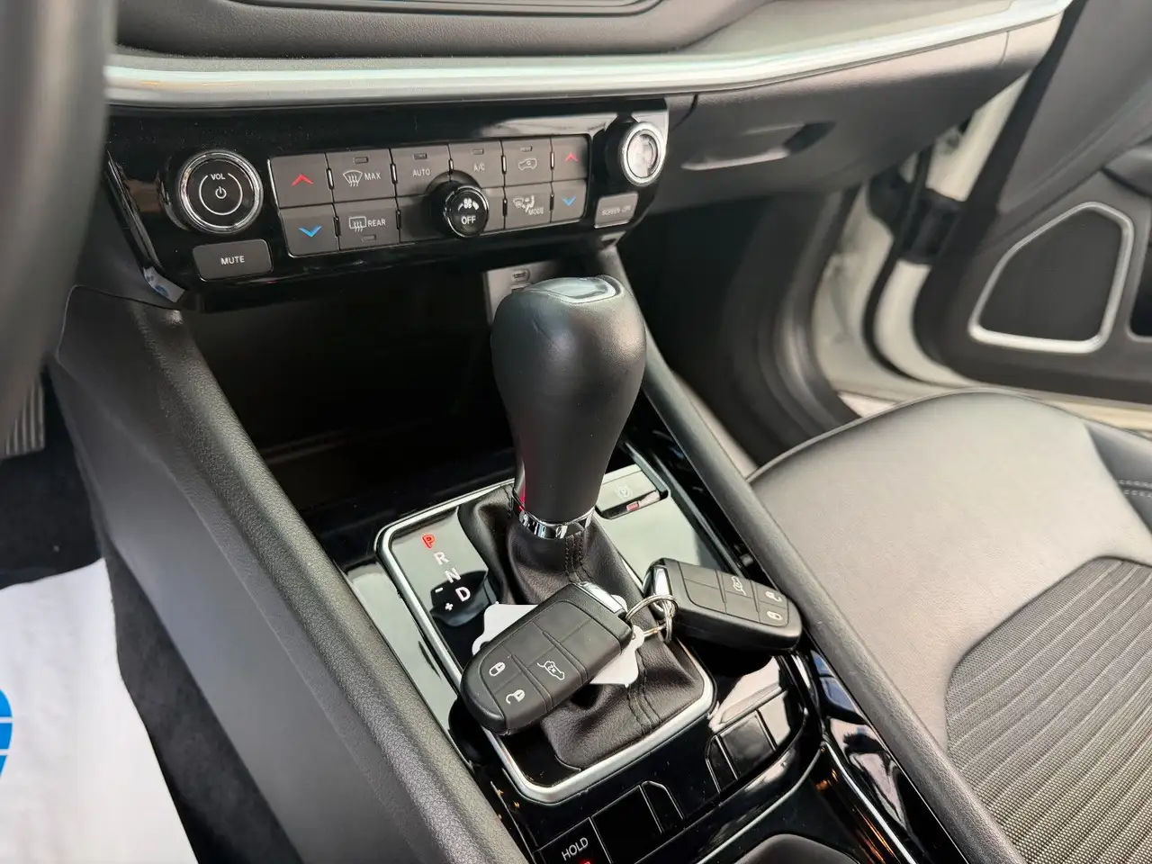 Jeep Compass Compas Mild-Hybrid LED/NAVI/ACC/KAMERA/KEYLESS — Galería del vehículo 16