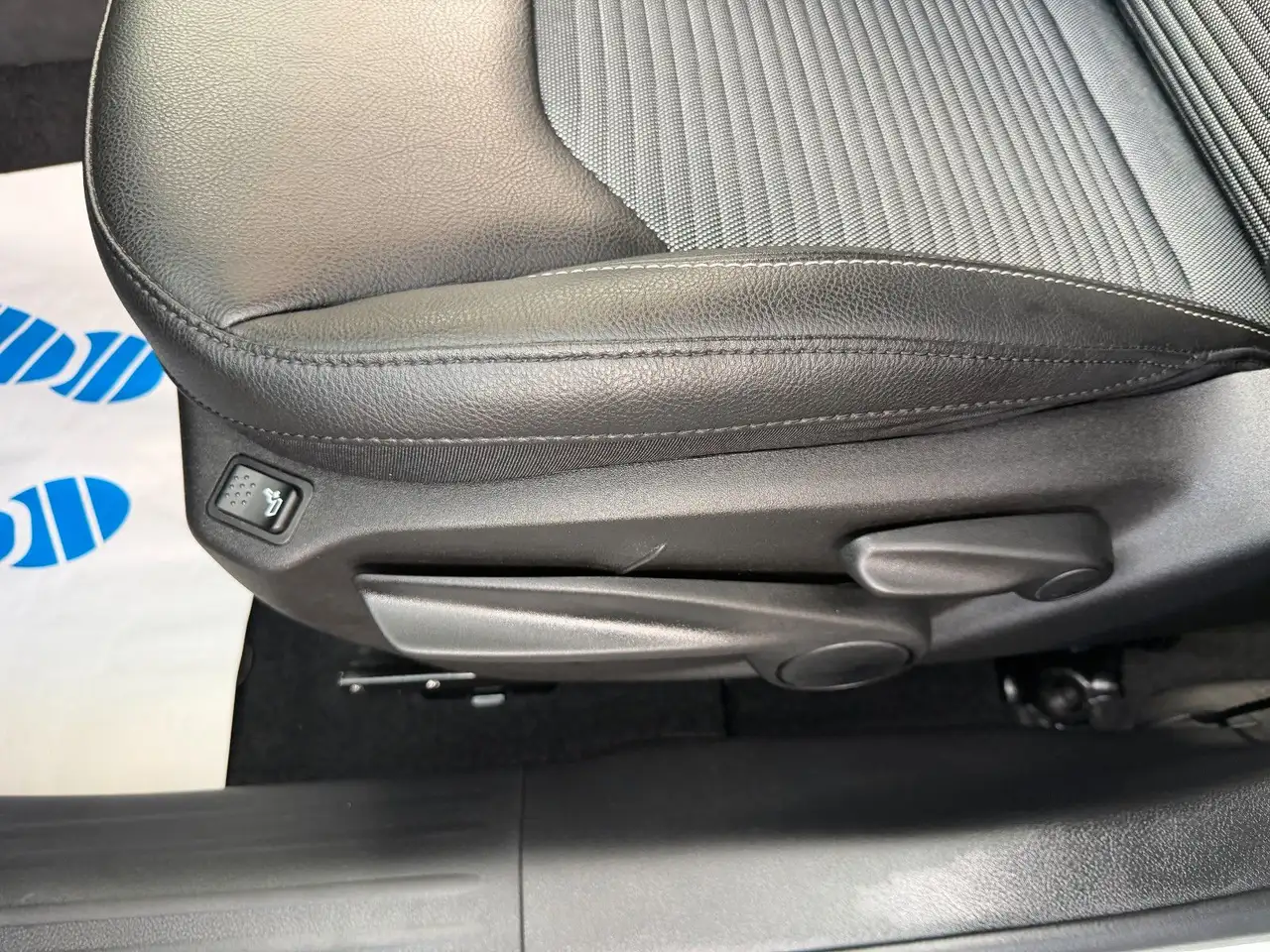 Jeep Compass Compas Mild-Hybrid LED/NAVI/ACC/KAMERA/KEYLESS — Galería del vehículo 22
