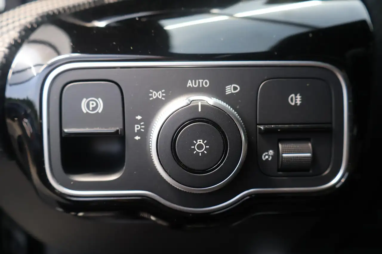Mercedes-Benz CLA 180 Advanced RFK LED 1.Hd. — Galería del vehículo 18