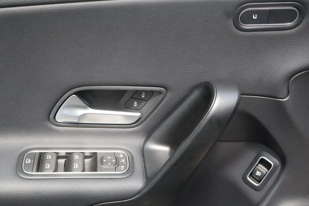Mercedes-Benz CLA 180 Advanced RFK LED 1.Hd. — Galería del vehículo 17
