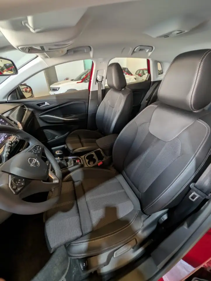 Opel Grandland 1.2T S&S Design & Tech 130 — Galería del vehículo 11
