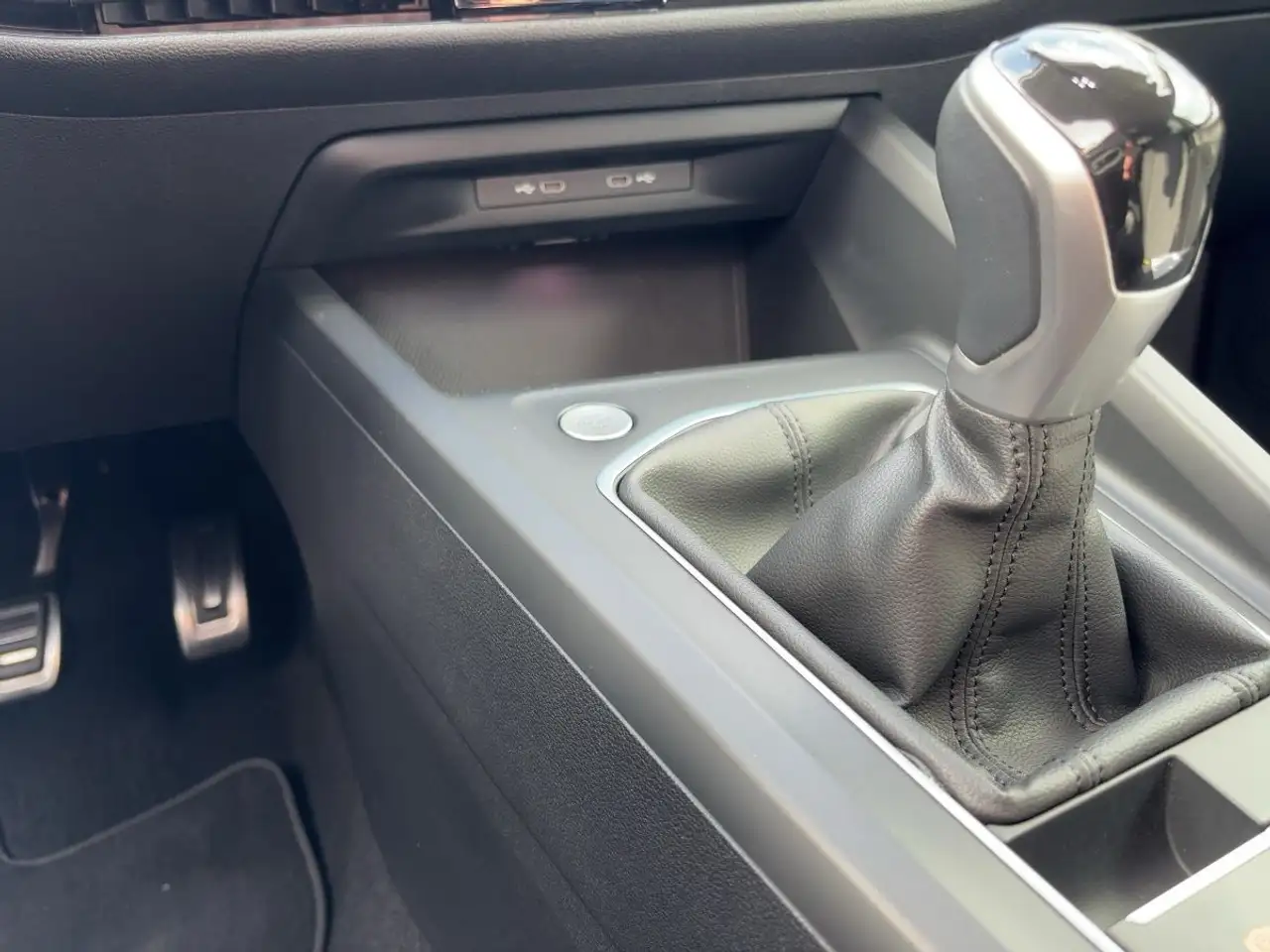 Volkswagen Golf VIII MOVE 1.0 TSI LED APP PDC LIGHT ASSIST — Galerie du véhicule 20