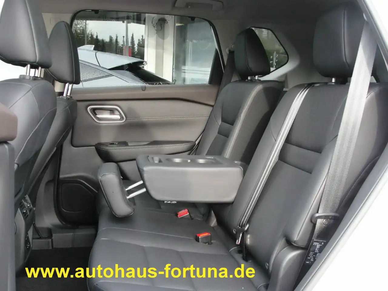 Nissan X-Trail 1.5 e-Power e-4orce 4x4 Tekna PGD 7-Sitz — Vehicle gallery 7