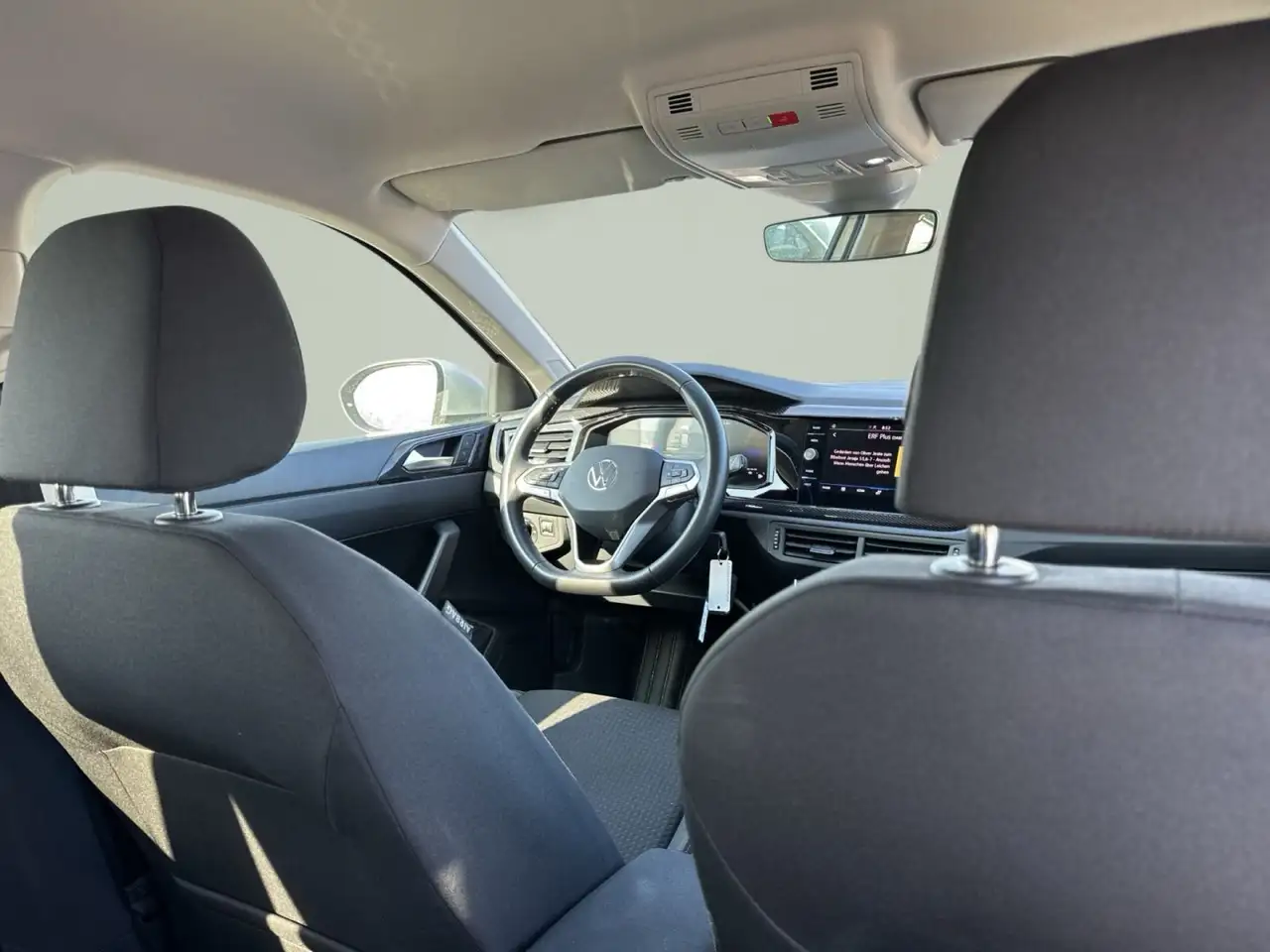 Volkswagen Taigo Life 1.0 TSI DSG AppCon/Kam/SHZ/LED/17" — Galería del vehículo 19