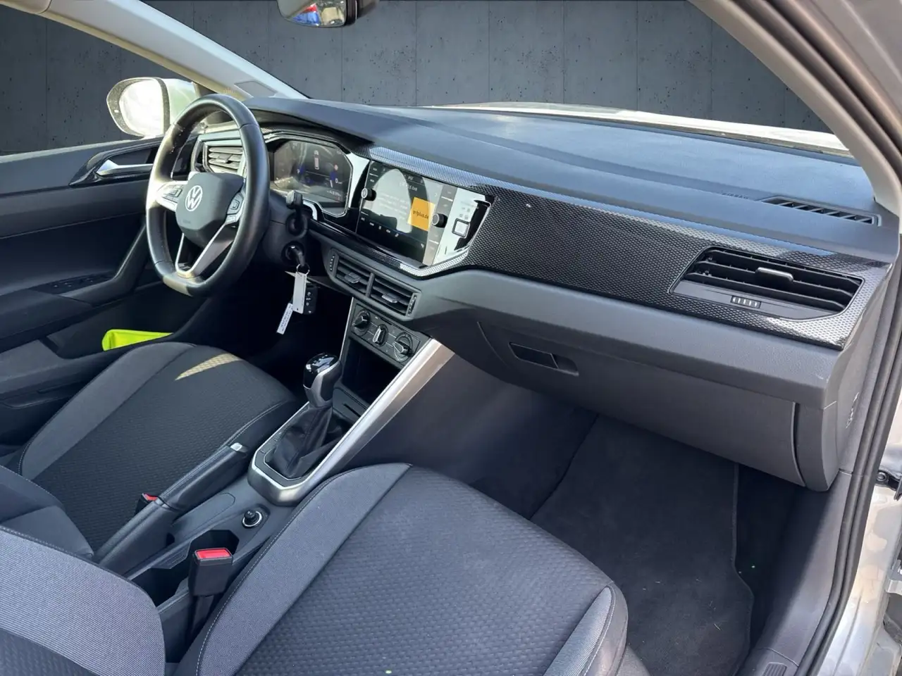 Volkswagen Taigo Life 1.0 TSI DSG AppCon/Kam/SHZ/LED/17" — Galería del vehículo 16