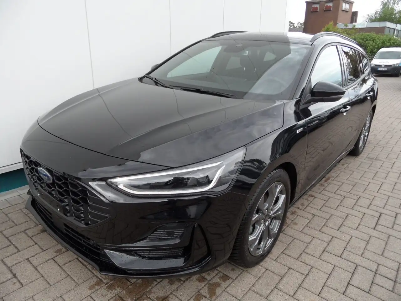 Ford Focus Turnier ST-Line X+Cam+Panoramadach+AHK+AT — Galería del vehículo 3