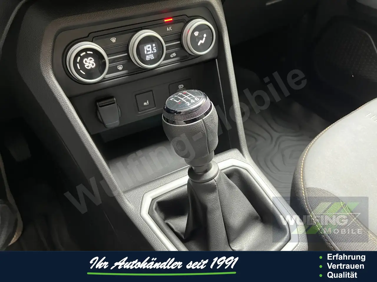 Dacia Jogger TCE110 Extreme, City-Pak.,Navi, RF-Kam. — Vehicle gallery 13