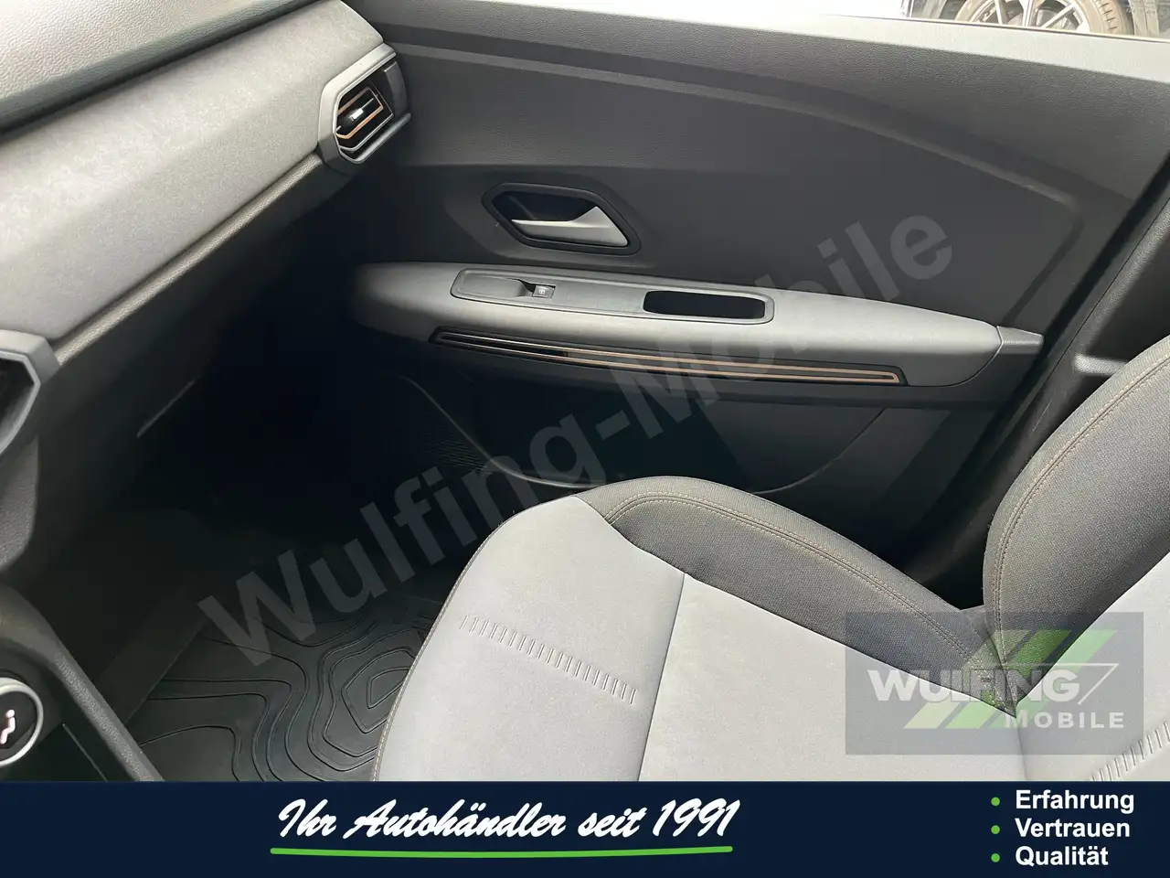 Dacia Jogger TCE110 Extreme, City-Pak.,Navi, RF-Kam. — Vehicle gallery 25