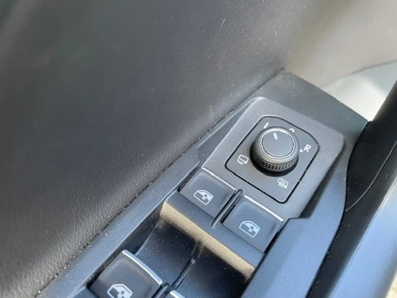 Volkswagen T-Cross 1.0 TSI Goal LED ACC Apple CarPlay Android Auto Me — Galerie du véhicule 12