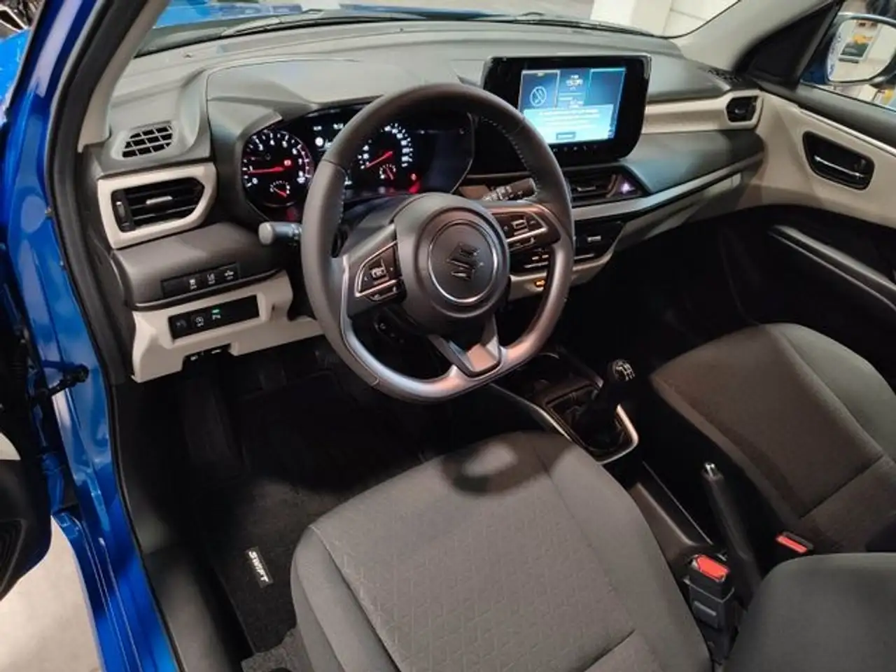 Suzuki Swift Comfort+ Hybrid RFK SHZ KLIMAAUT LED — Galería del vehículo 9