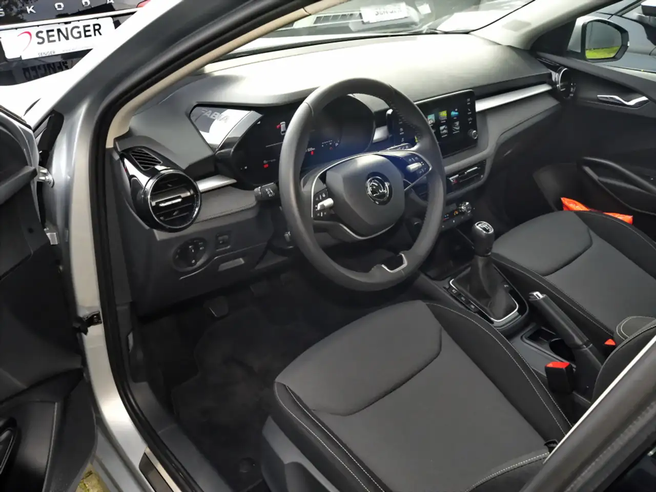 Skoda Fabia 1.0 TSI Selection Kamera Digitales Cockp. — Vehicle gallery 10