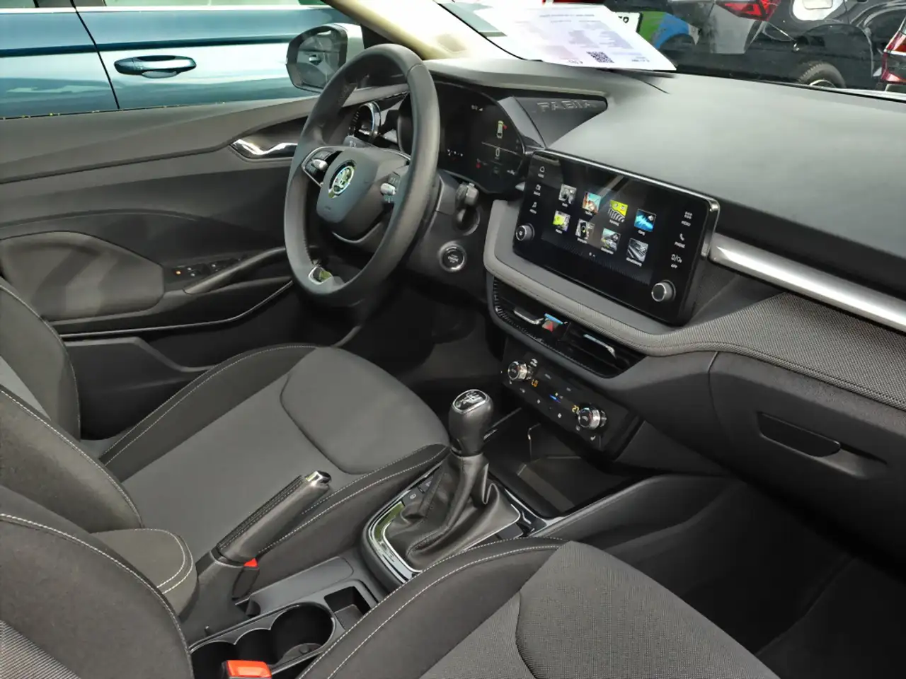 Skoda Fabia 1.0 TSI Selection Kamera Digitales Cockp. — Vehicle gallery 5