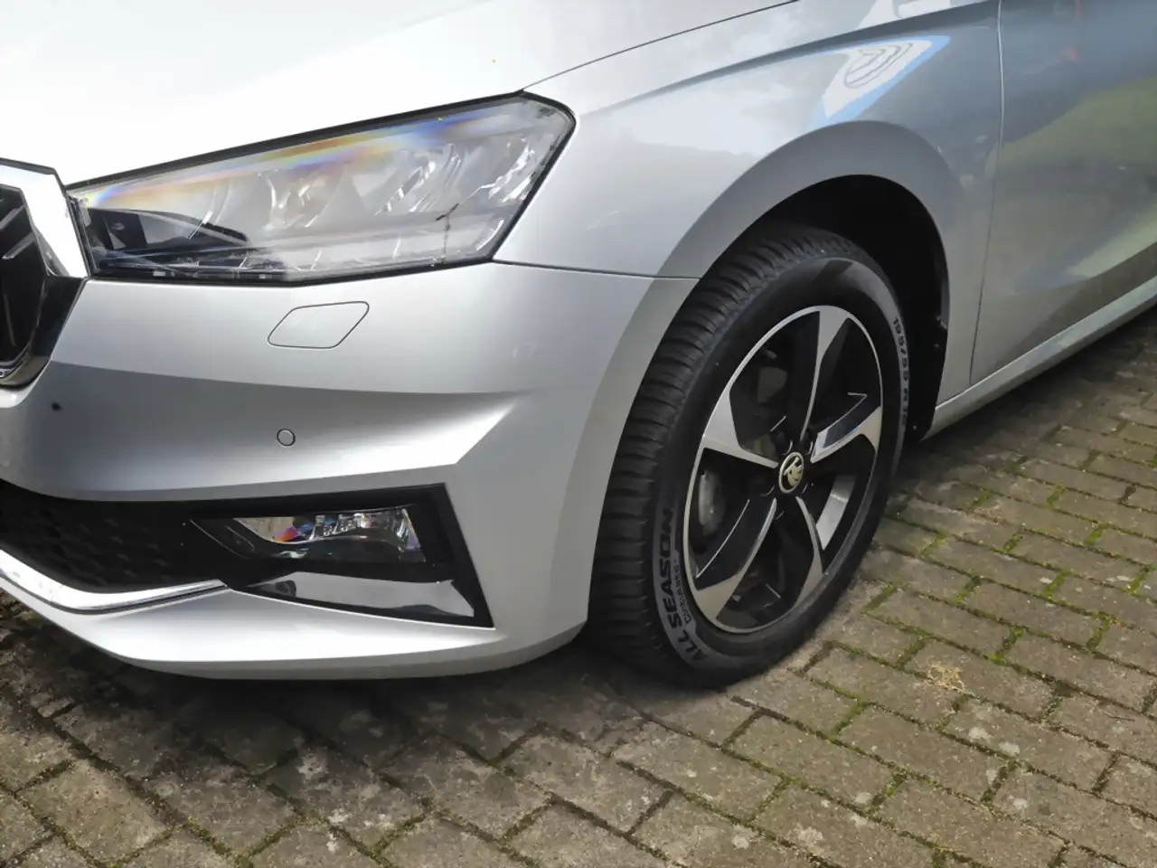Skoda Fabia 1.0 TSI Selection Kamera Digitales Cockp. — Vehicle gallery 4
