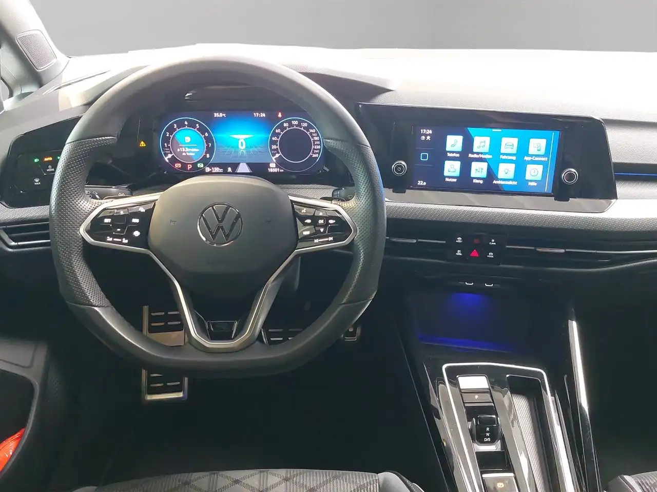 Volkswagen Golf R-Line 1,5 eTSI DSG 18" — معرض صور السيارة 10
