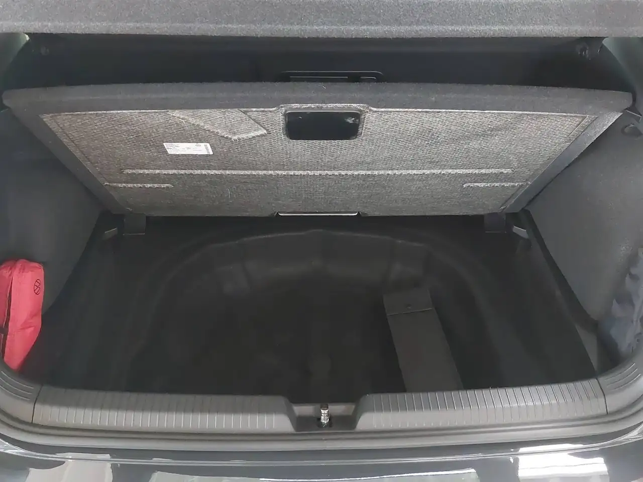 Volkswagen Golf R-Line 1,5 eTSI DSG 18" — معرض صور السيارة 22