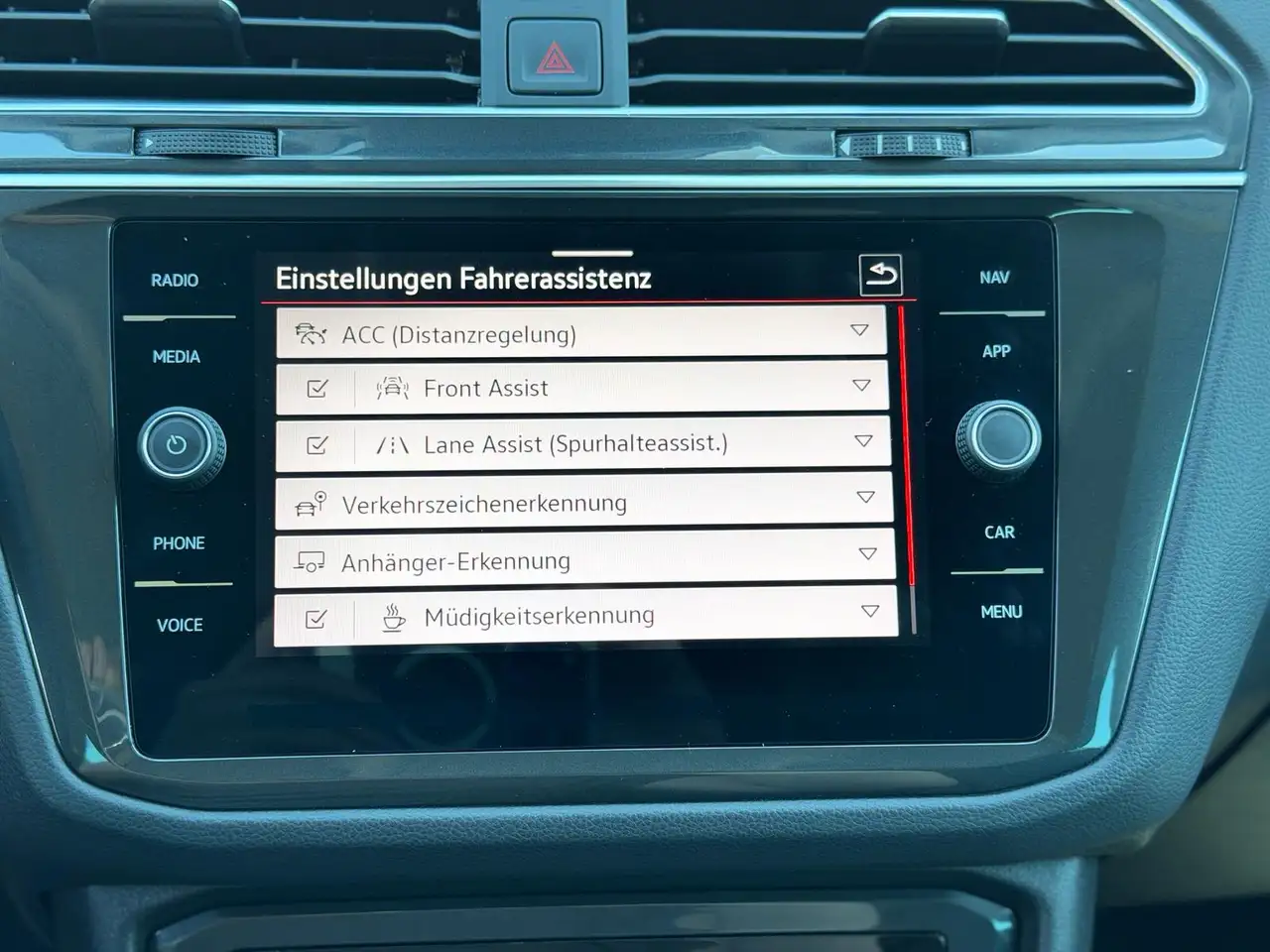 Volkswagen Tiguan 1.5 TSI Move DSG NAVI | AHK | RFK | ACC — Galerie du véhicule 11