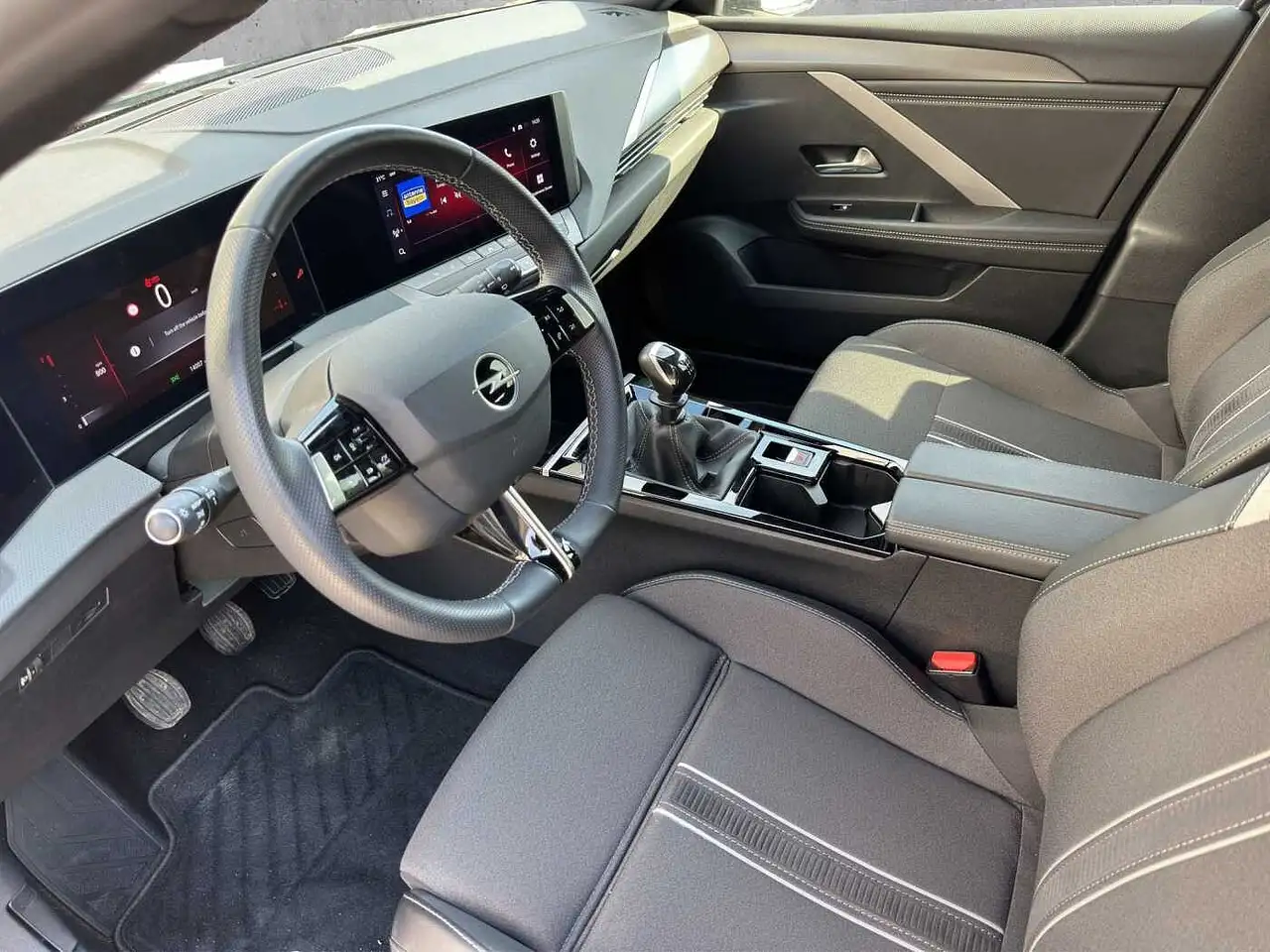 Opel Astra ST GS //Winterpaket/LED/AHK/ 360°/Navi — معرض صور السيارة 8