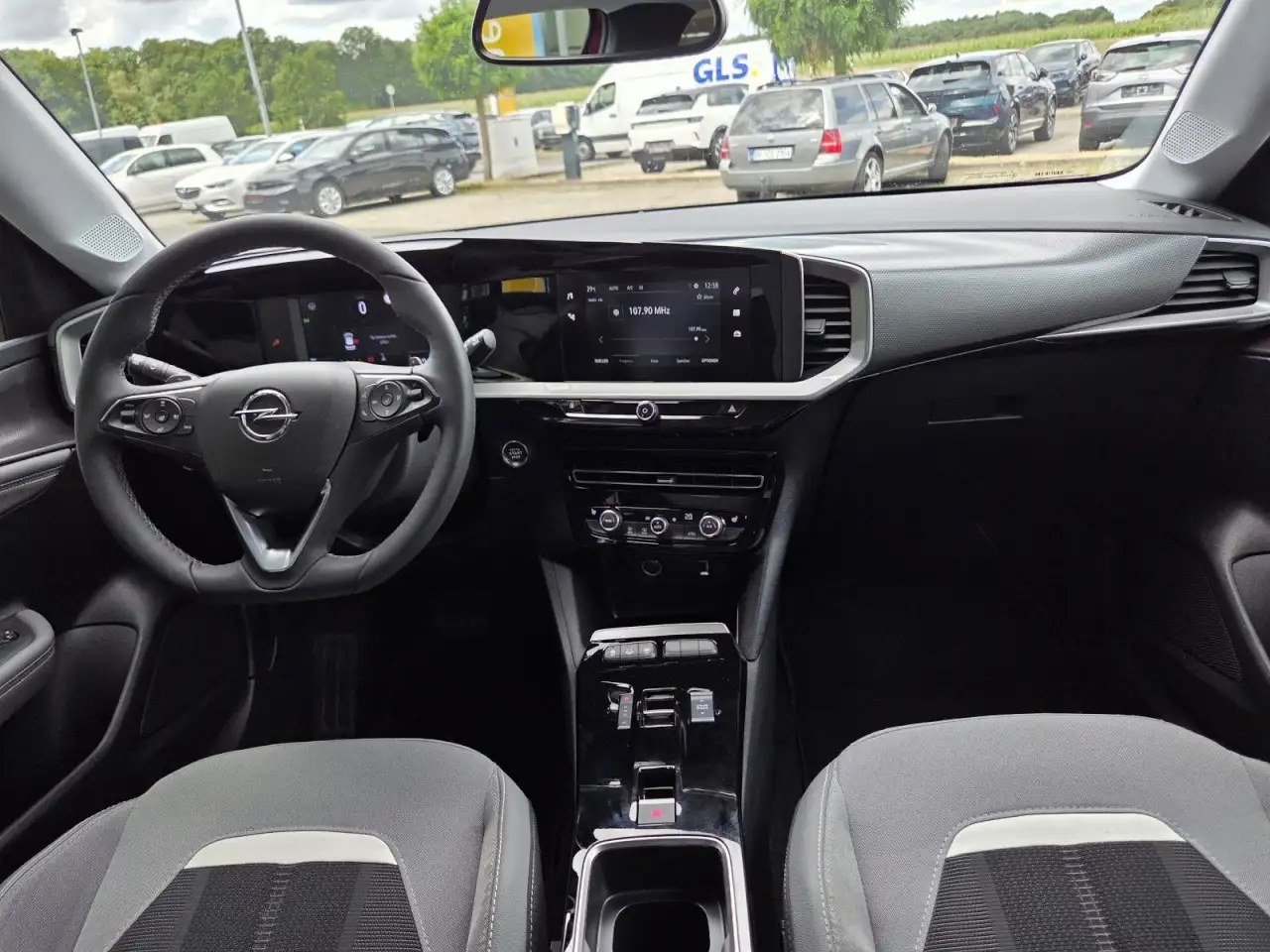 Opel Mokka Elegance **Automatik/Sitzhzg/Kamera** — Vehicle gallery 11
