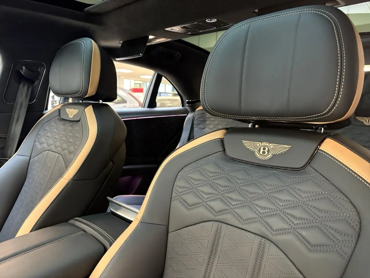 Bentley Flying Spur Speed V8 Hybrid First Edition — Galerie du véhicule 25