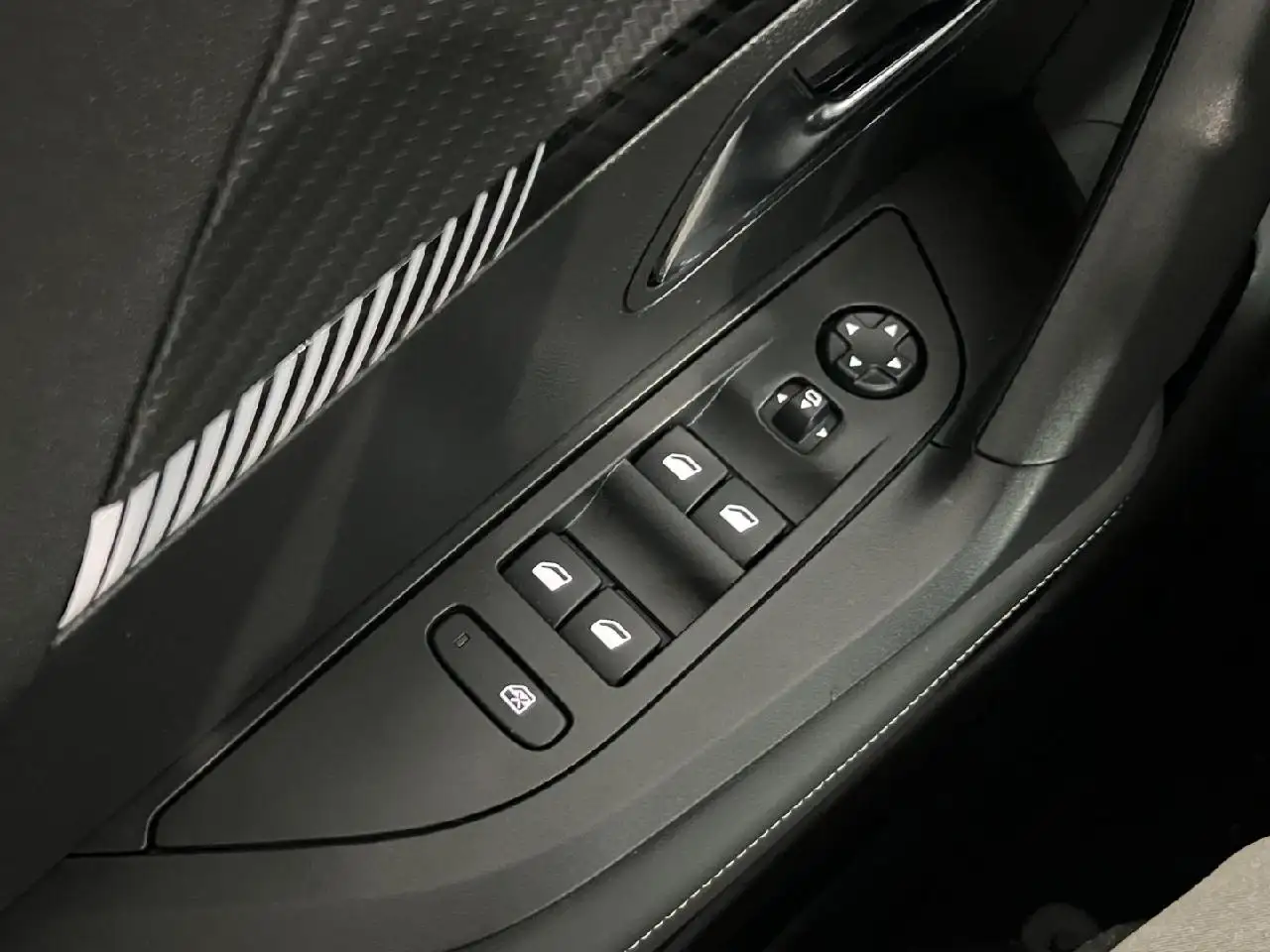 Peugeot 2008 Allure — Galerie du véhicule 15