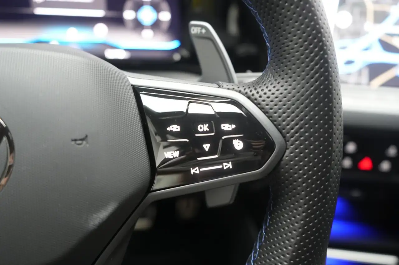 Volkswagen Golf R Performance 333 limited edition 2.0 TSI 4 — Vehicle gallery 26