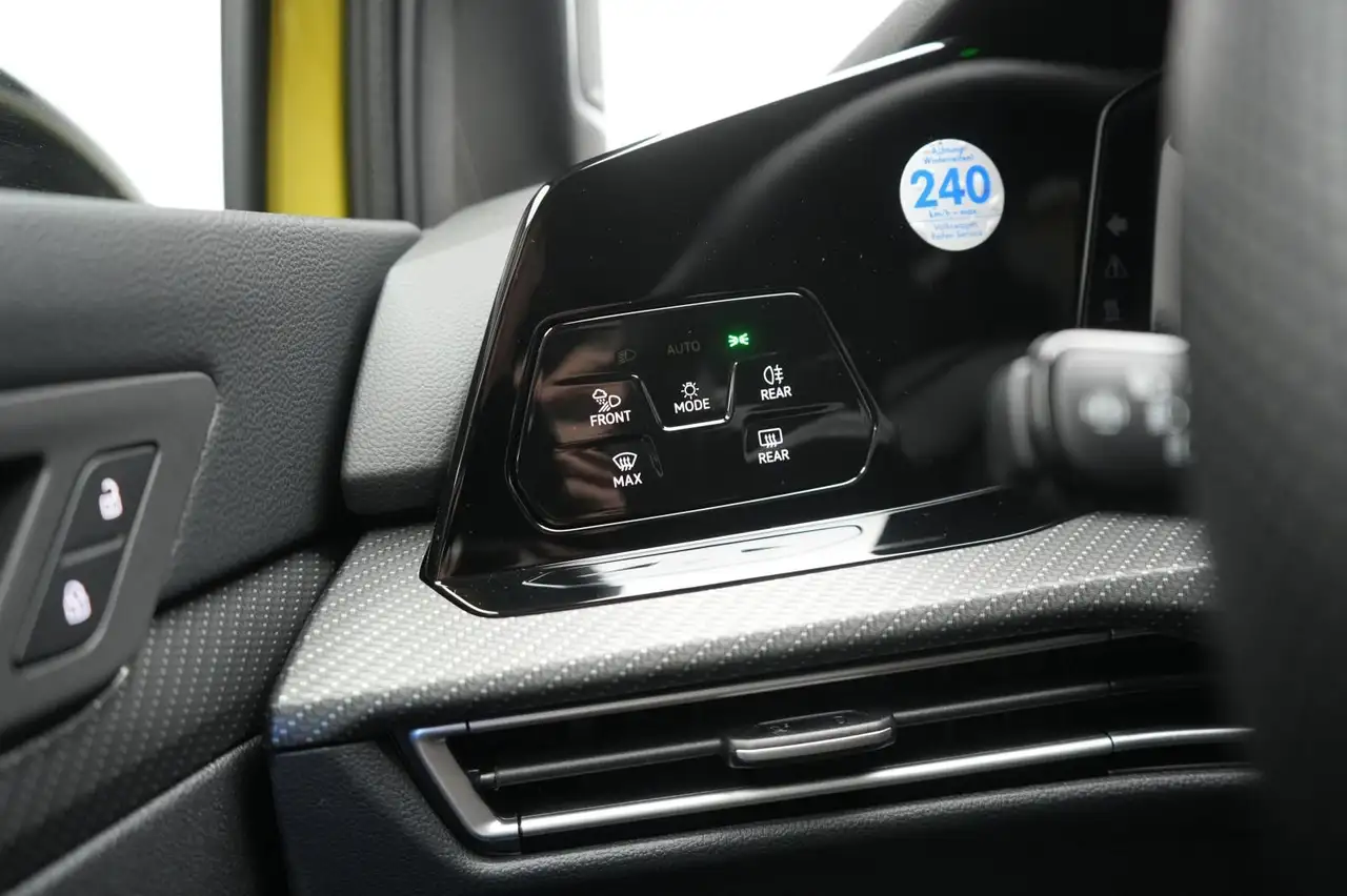 Volkswagen Golf R Performance 333 limited edition 2.0 TSI 4 — Vehicle gallery 28