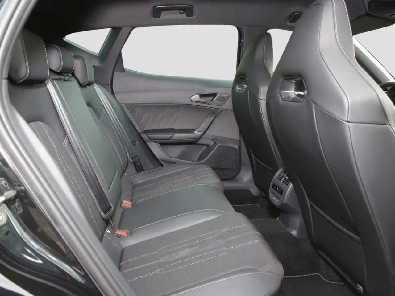 CUPRA Formentor 1.5 TSI DSG 19" Beats Kamera Memory — معرض صور السيارة 10