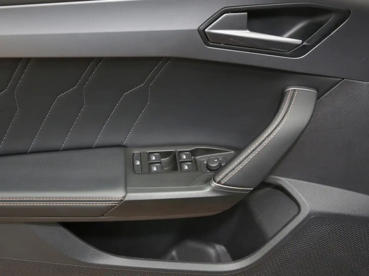 CUPRA Formentor 1.5 TSI DSG 19" Beats Kamera Memory — معرض صور السيارة 15